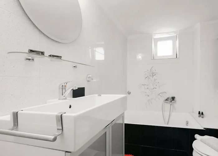 Delmare Gara Downtown Daire